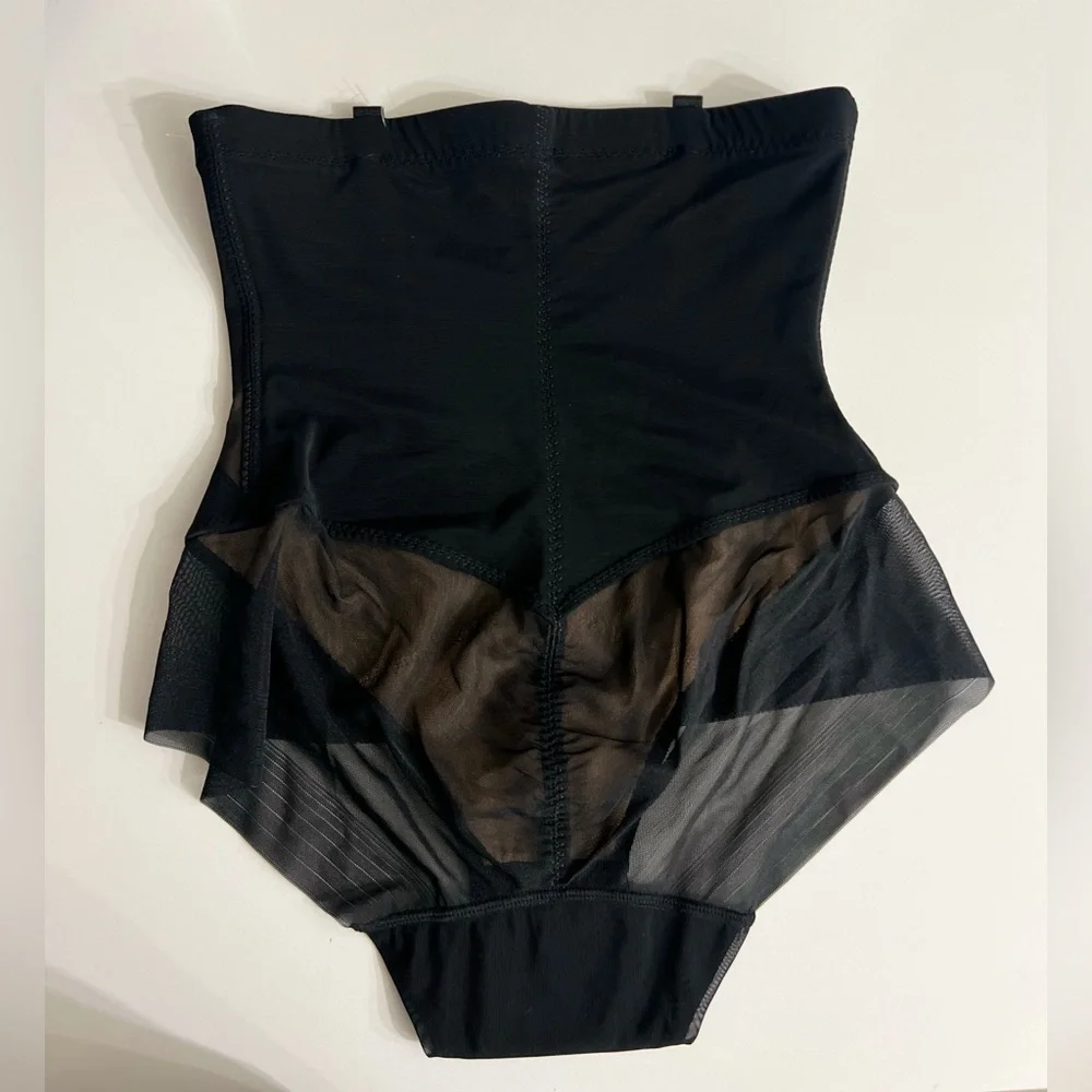 HoneyLove SuperPower Brief Size Small